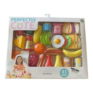 NWT-PERFECTLY CUTE-41 PIECE FOOD SET
